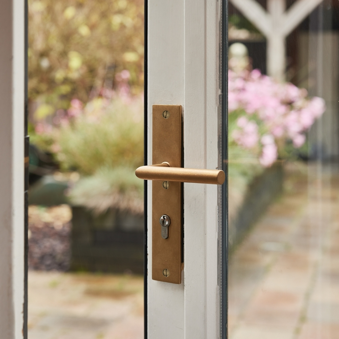 Intersteel SKG3 veiligheidsbeslag rechthoekig kruk/kruk Jura PC72mm met kerntrekbeveiliging PVD messing getrommeld - Afbeelding 4