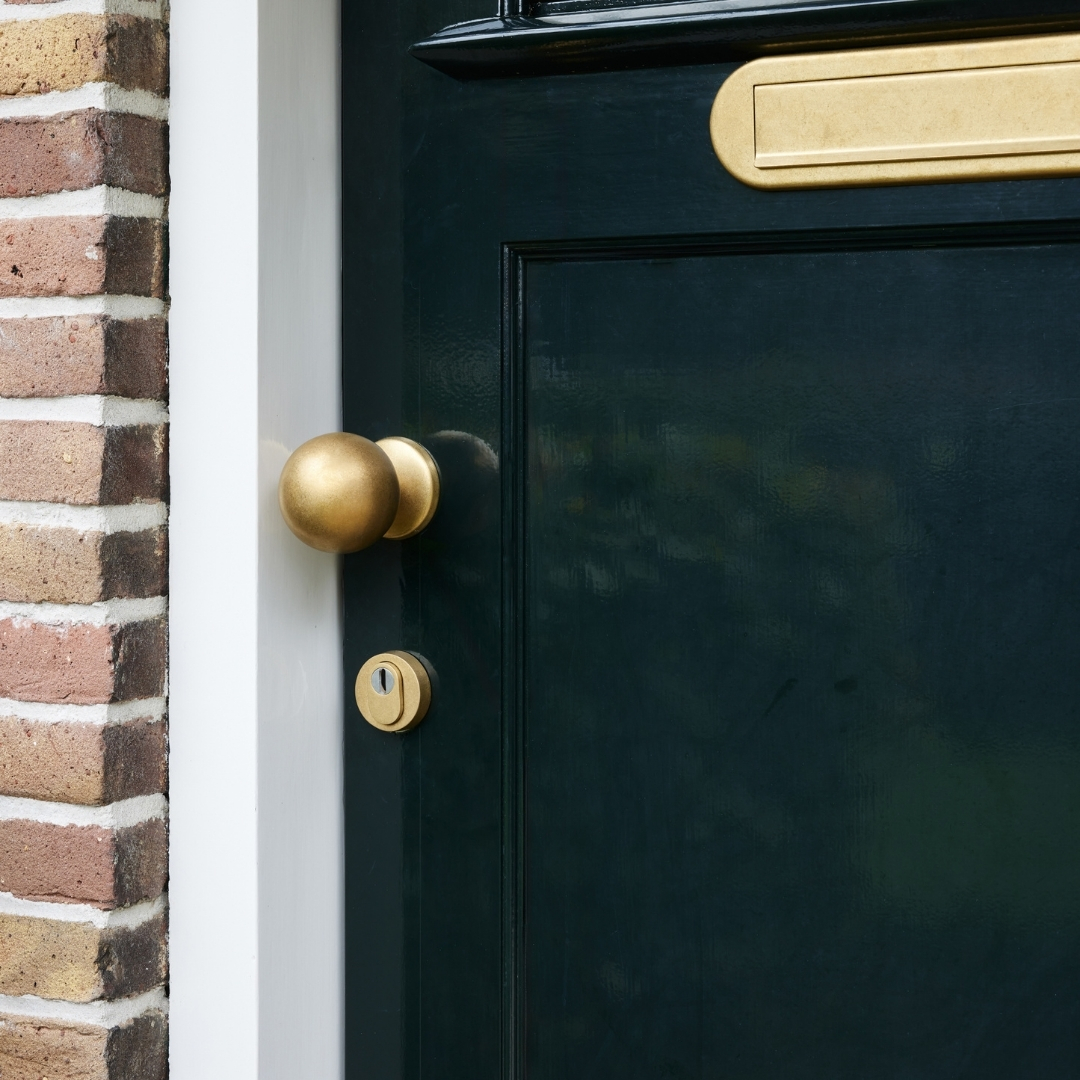 Intersteel SKG3 veiligheidsrozetten rond verdekt ø52x12mm met kerntrekbeveiliging PVD messing getrommeld - Afbeelding 3