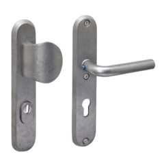 Intersteel SKG3 veiligheidsbeslag ovaal greepkruk Luzern PC72mm met kerntrekbeveiliging rvs getrommeld