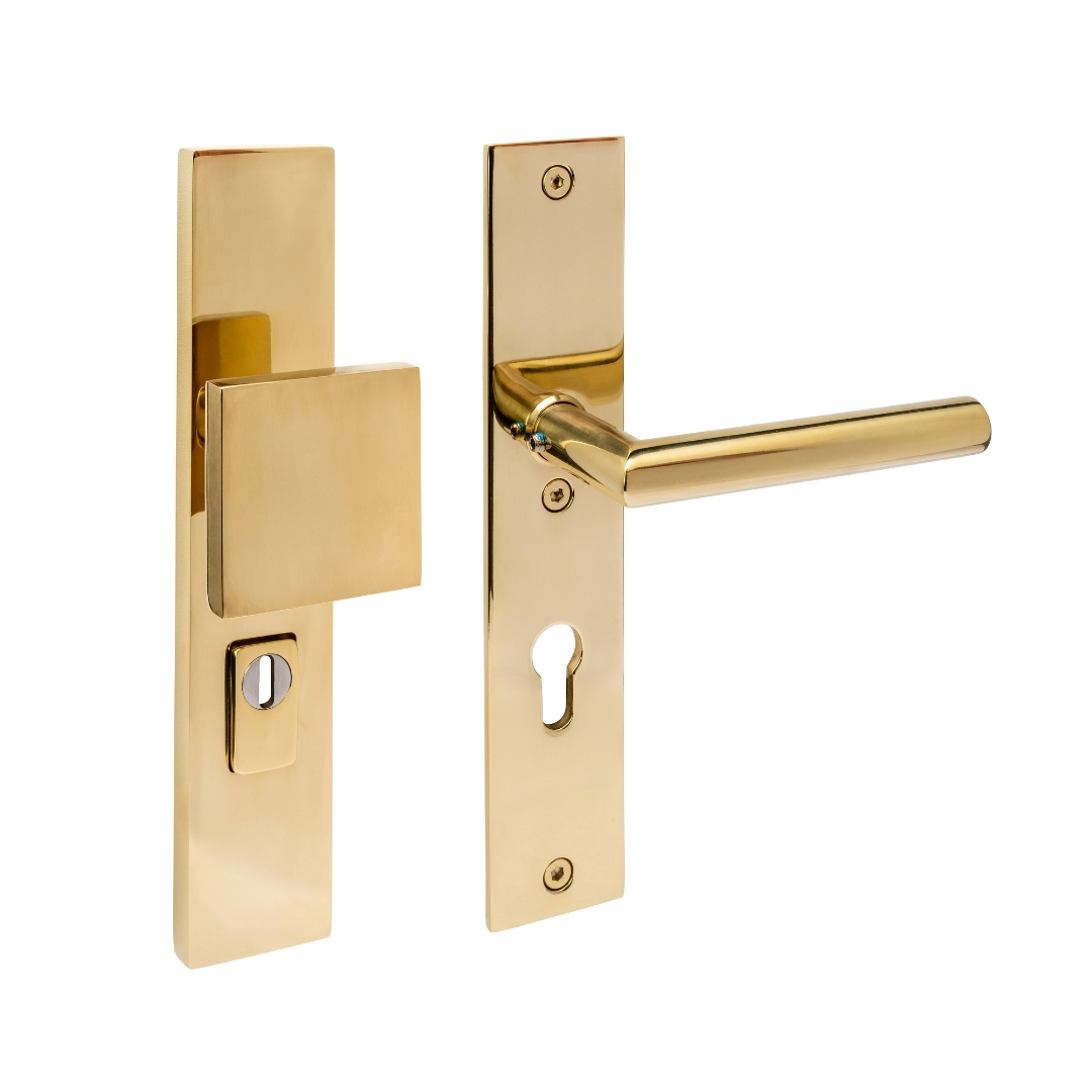 Intersteel SKG3 veiligheidsbeslag rechthoekig greepkruk Jura PC72mm met kerntrekbeveiliging PVD messingkleur