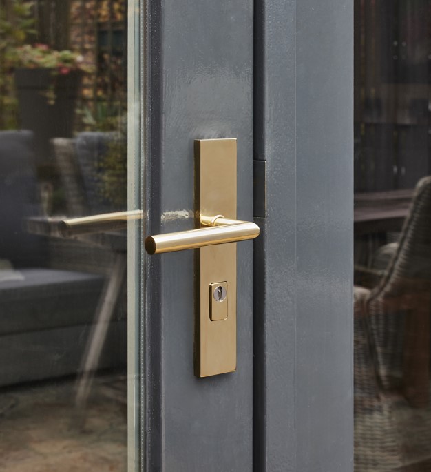 Intersteel SKG3 veiligheidsbeslag rechthoekig kruk/kruk Jura PC72mm met kerntrekbeveiliging PVD messingkleur - Afbeelding 3