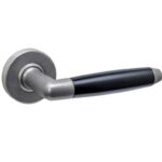 Intersteel enkele deurklink Combinatie op rozet verdekt ø53x10mm rvs getrommeld/zwart