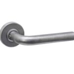 Intersteel enkele deurklink Luzern op rozet verdekt ø53x10mm rvs getrommeld