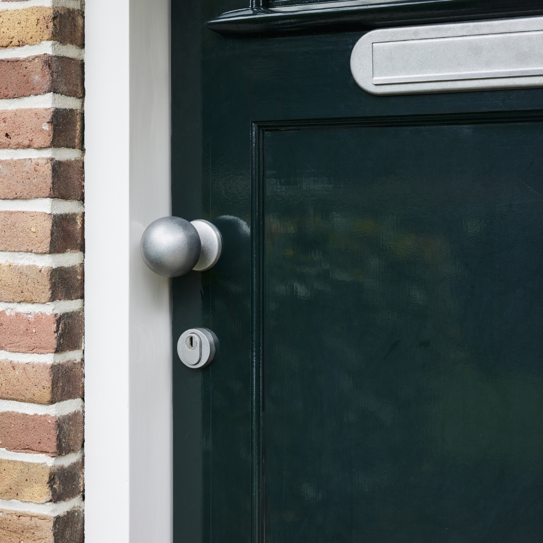 Intersteel voordeurknop bol ø75mm éénzijdige montage rvs getrommeld - Afbeelding 3