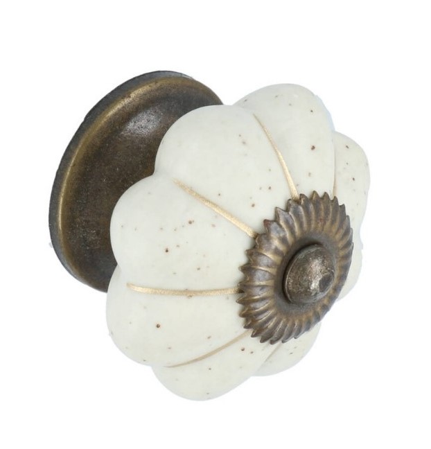 Knop crème bewerkt 42 mm porselein