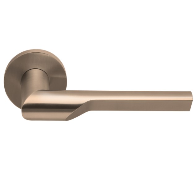 Enkele deurkruk RIVIO by Gensler GL101-G op rozet rechts pvd licht brons