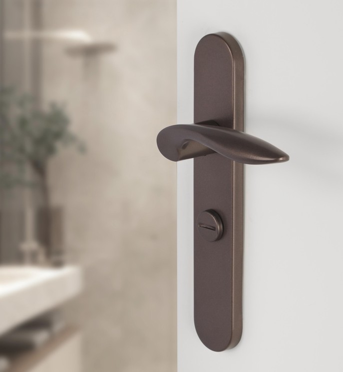 Differnz deurklink Groningen op ovaal schild WC63/8 donker brons - Afbeelding 5