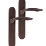 Differnz deurklink Groningen op ovaal schild blind donker brons