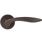 Differnz deurklink Groningen op rond rozet donker brons