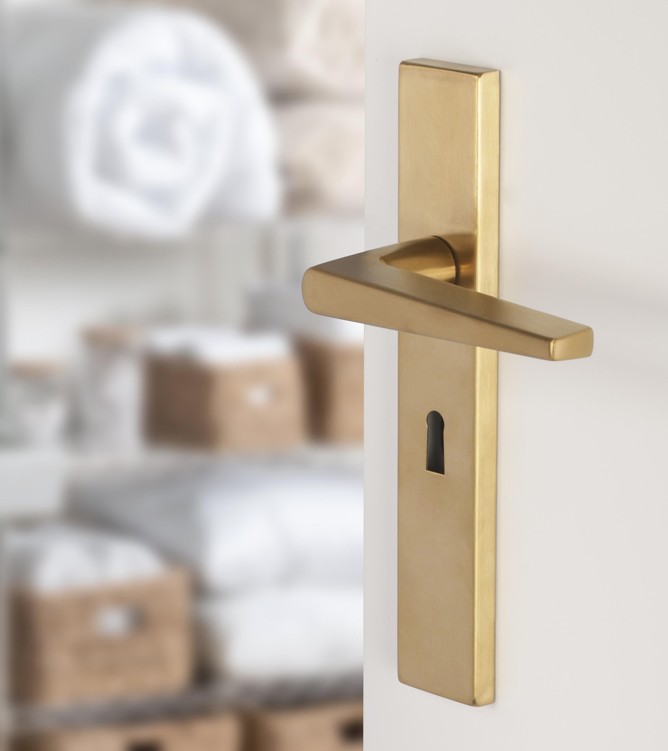 Differnz deurklink Rotterdam op rechthoekig schild SL56 goud - Afbeelding 4