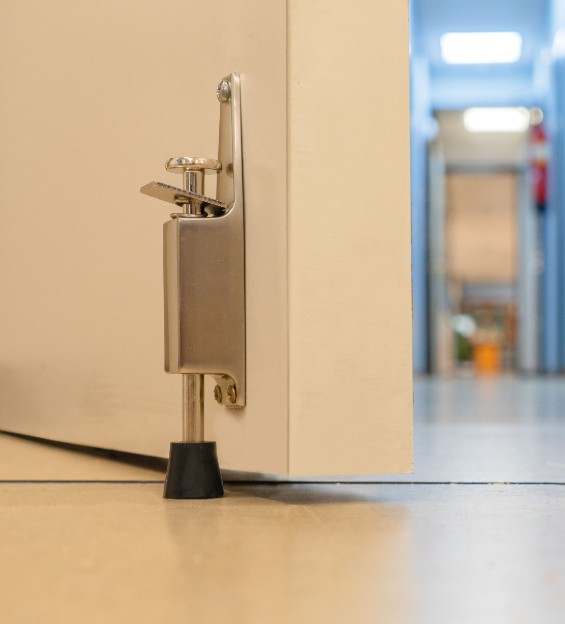 Rubberen dop tbv deurvastzetter voetstift Mod. 10 zwart - Afbeelding 3