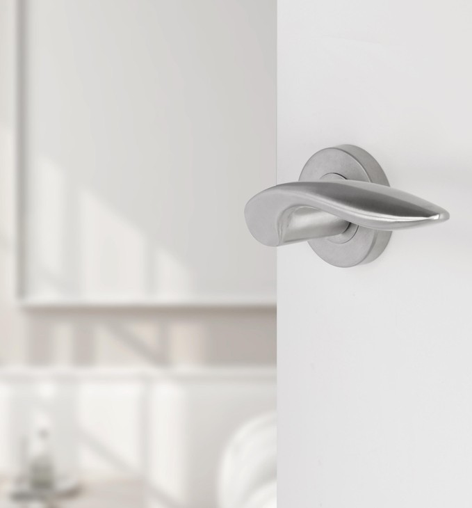 Differnz deurklink Groningen op rond rozet mat chroom - Afbeelding 4