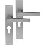 Differnz deurklink Tilburg op rechthoekig schild PC55 mat chroom