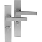 Differnz deurklink Tilburg op rechthoekig schild WC638 mat chroom