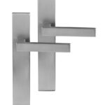 Differnz deurklink Tilburg op rechthoekig schild blind mat chroom