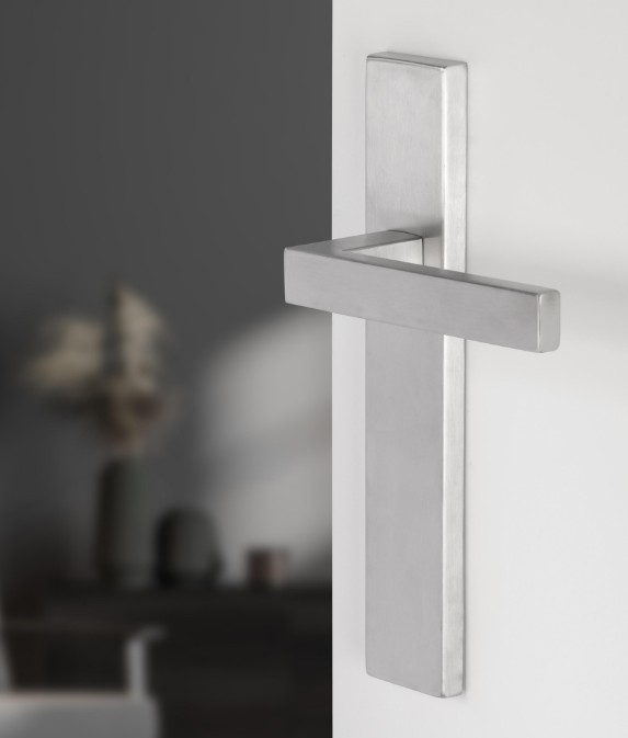 Differnz deurklink Tilburg op rechthoekig schild blind mat chroom - Afbeelding 4