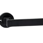 Deurklink Jolie Anvil op rond rozet zwart