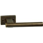 Deurklink Jolie Core op rechthoekig rozet antiek brons