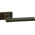 Deurklink Jolie Evoke op rechthoekig rozet antiek brons