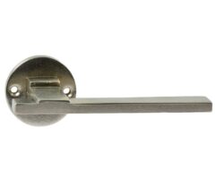 Deurklink Jolie Ville op rond rozet oud zilver