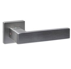 Intersteel deurklink Cunera met blokkeer mechanisme op rozet verdekt 52x52x10mm rvs