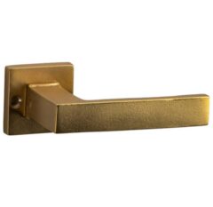 Enkele deurklink Jolie Verve L-model op vierkant rozet antiek goud