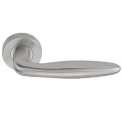 Deurklink BASICS LBXVIII op ronde rozet mat rvs
