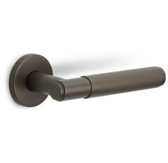 Deurklink BASICS LBV-22 op ronde rozet donker brons